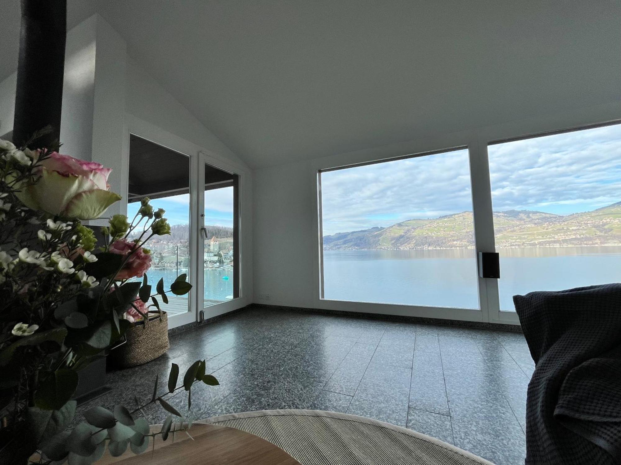 Wohnung Mit Grossartiger Seesicht Und Balkon Spiez Exteriér fotografie