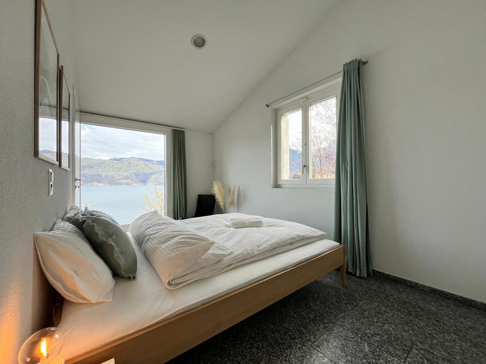 Wohnung Mit Grossartiger Seesicht Und Balkon Spiez Exteriér fotografie