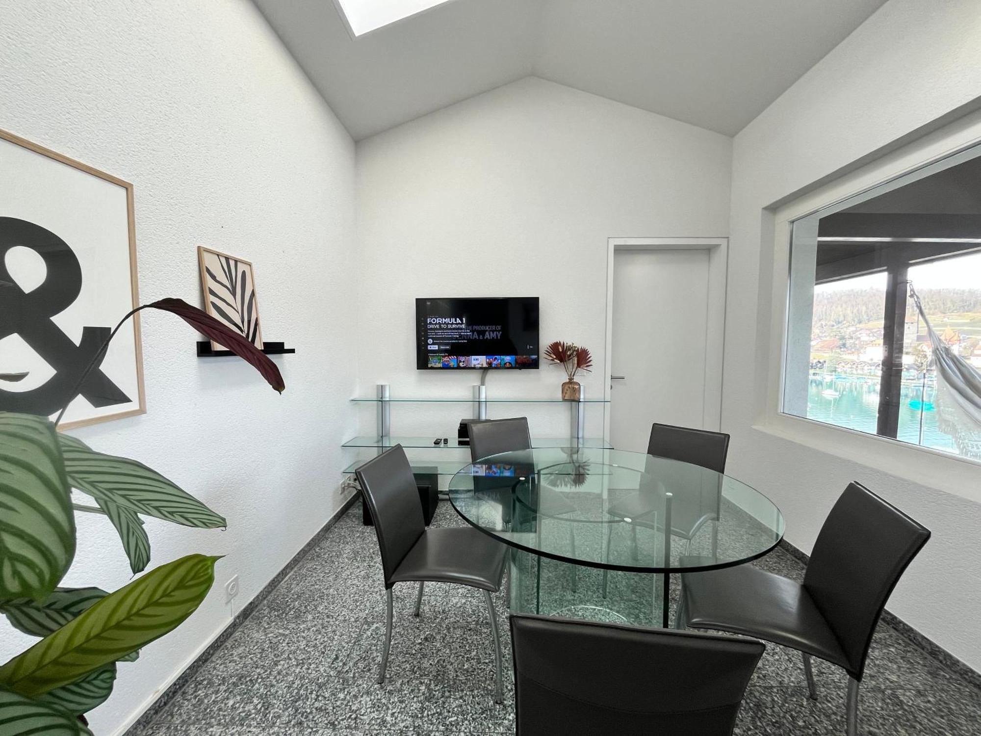 Wohnung Mit Grossartiger Seesicht Und Balkon Spiez Exteriér fotografie