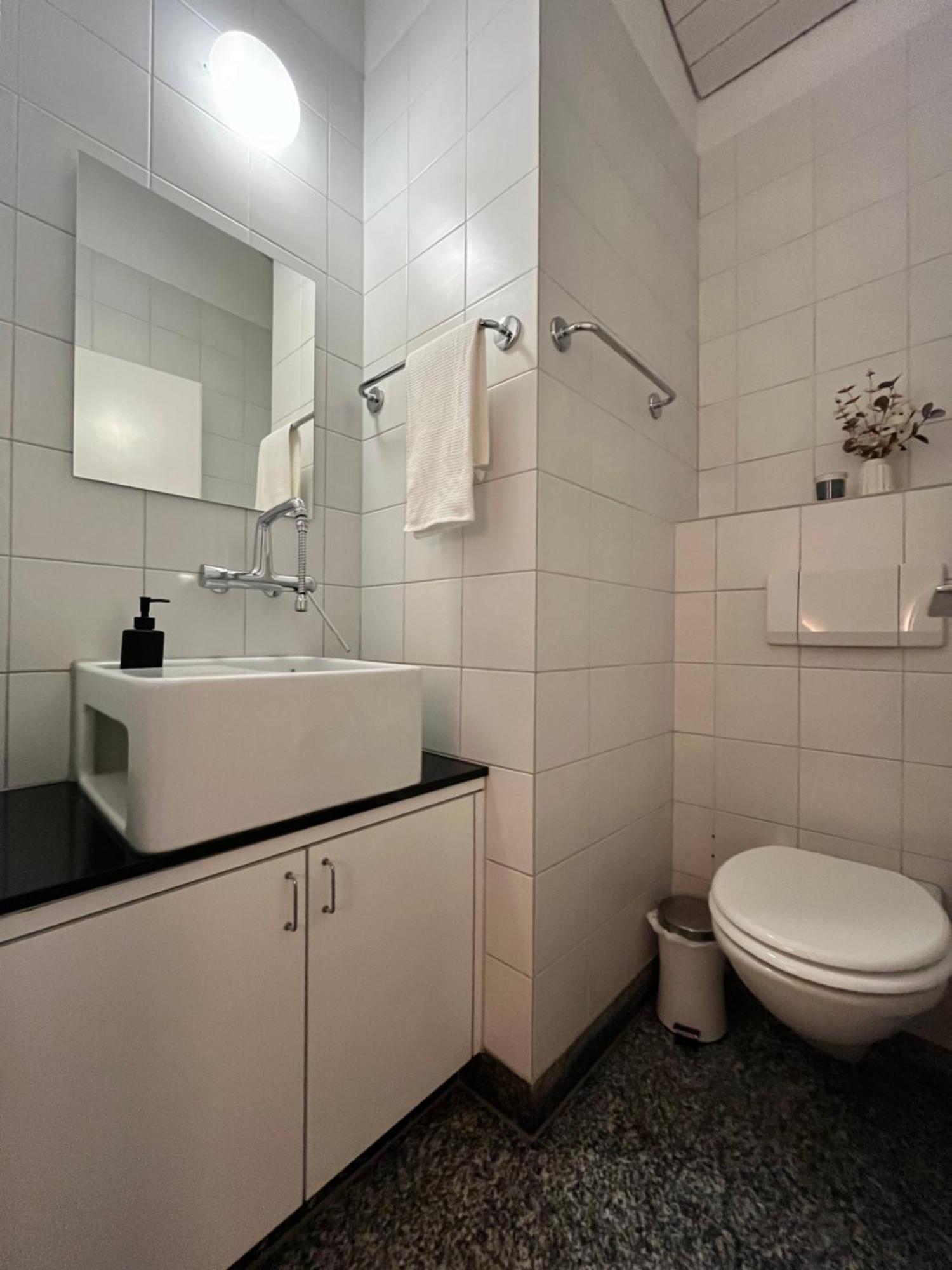Wohnung Mit Grossartiger Seesicht Und Balkon Spiez Exteriér fotografie