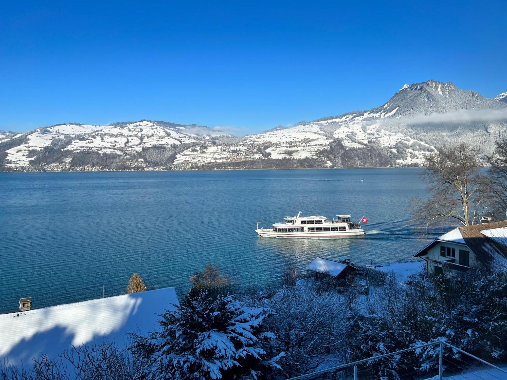 Wohnung Mit Grossartiger Seesicht Und Balkon Spiez Exteriér fotografie