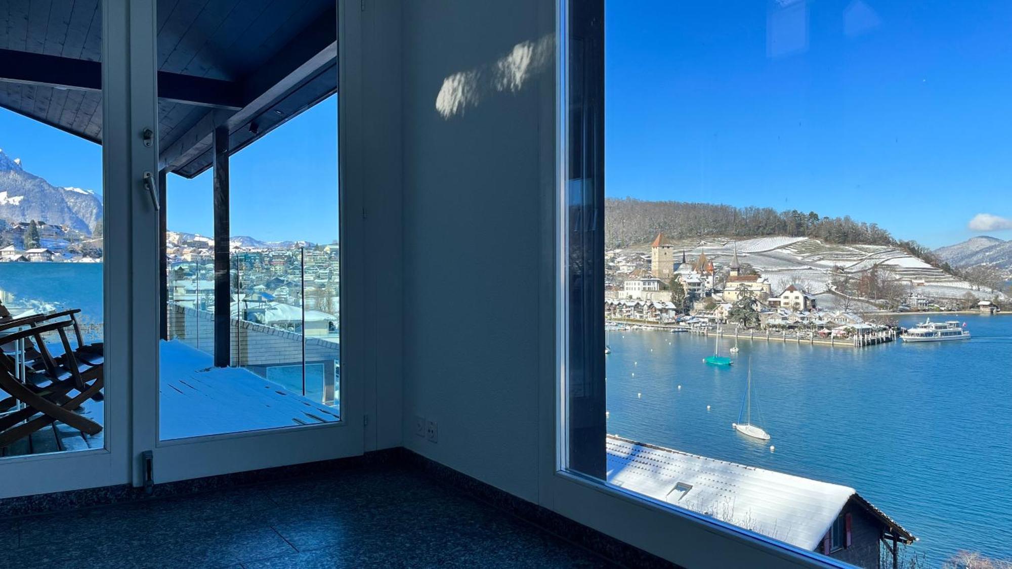Wohnung Mit Grossartiger Seesicht Und Balkon Spiez Exteriér fotografie