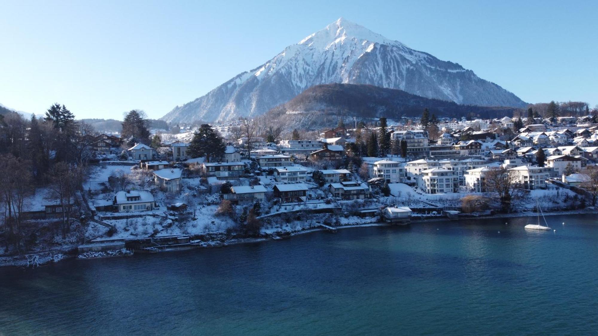 Wohnung Mit Grossartiger Seesicht Und Balkon Spiez Exteriér fotografie